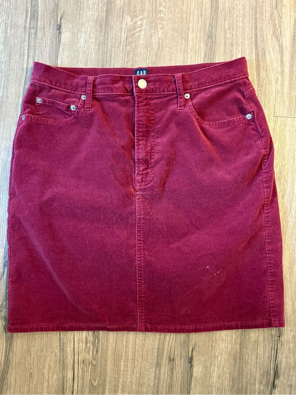 GAP Women's Corduroy Mini Skirt - Burgundy